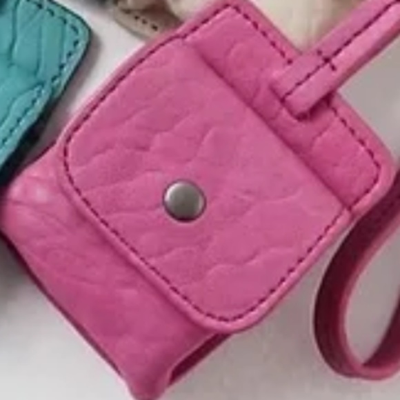 Free People Street Sounds Leather Pod Clip in Party Punch Pink NWT - Picture 5 of 5